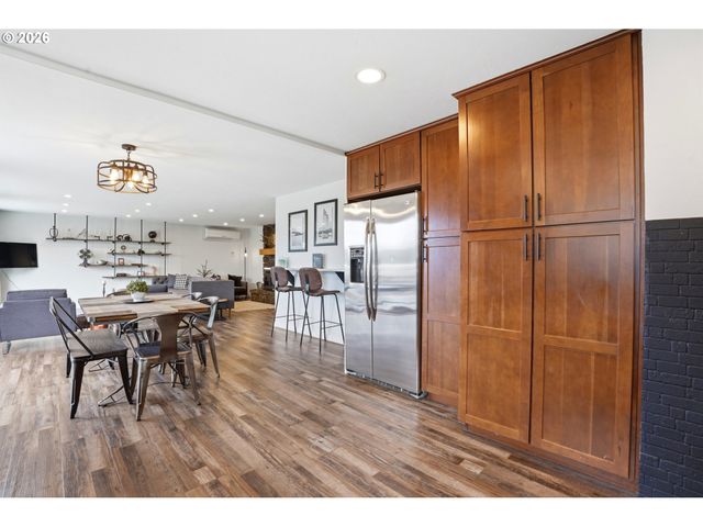 1101 E 33RD Pl, Vancouver, WA 98661