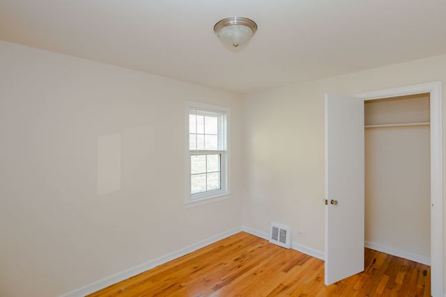 4245 W Nelson Street 1, Chicago, IL 60641