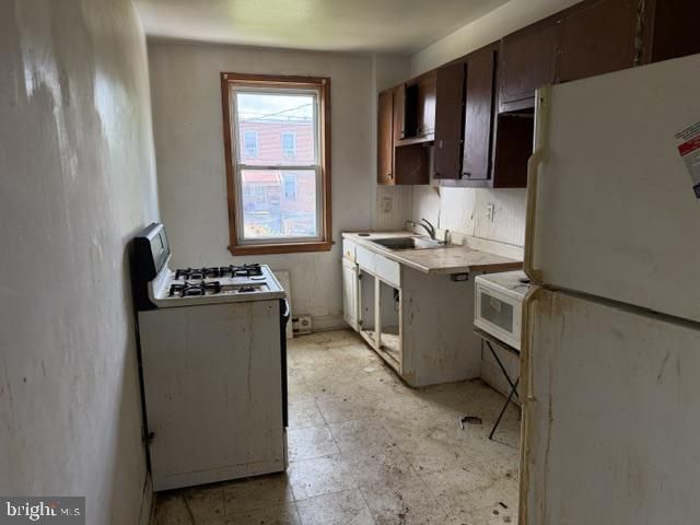 4 BALLMAN CT, Baltimore, MD 21225