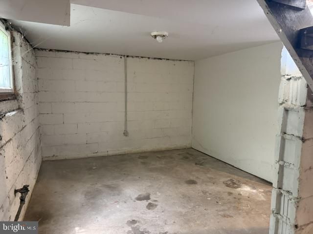 4 BALLMAN CT, Baltimore, MD 21225