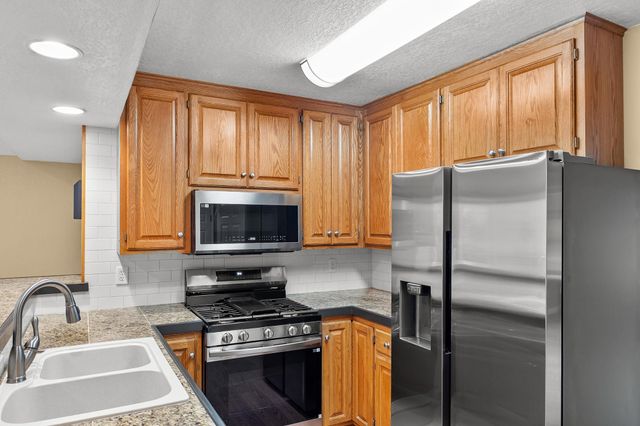 16546 Foliage Avenue W, Lakeville, MN 55068