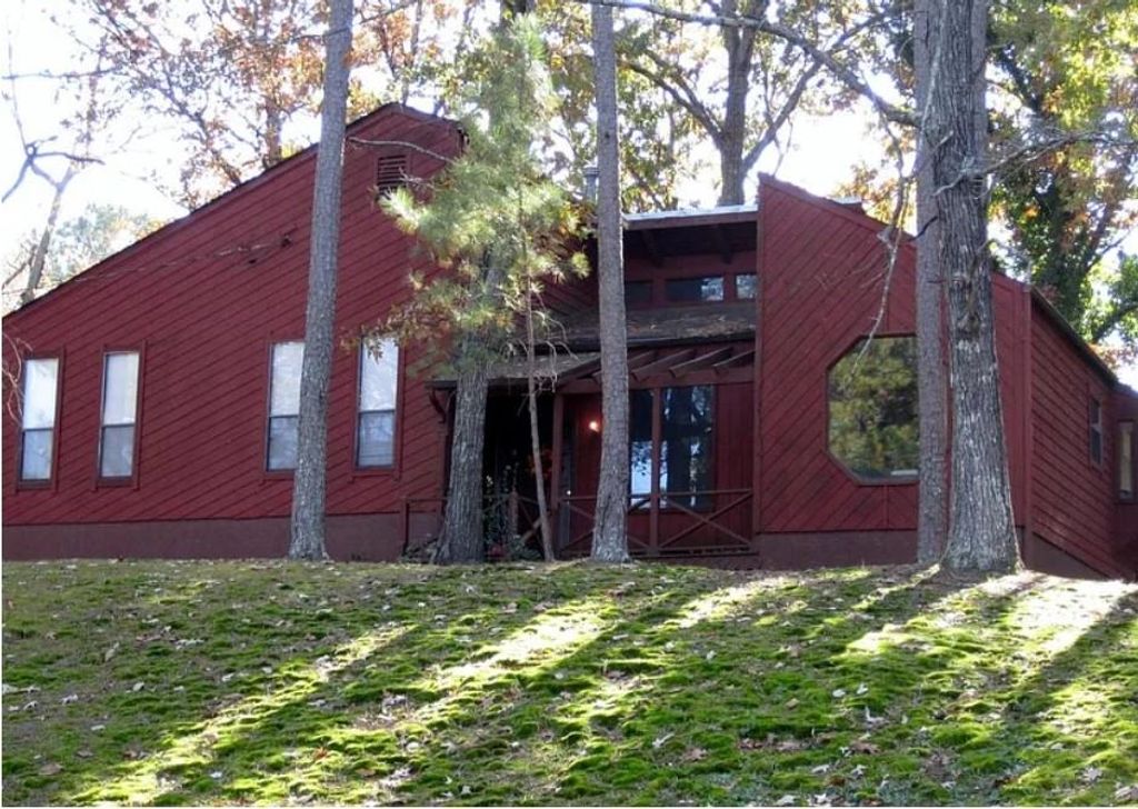 257 Castleair Drive NE, Kennesaw, GA 30144