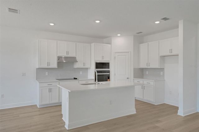 752 SUNSHOWER DRIVE, Lady Lake, FL 32159