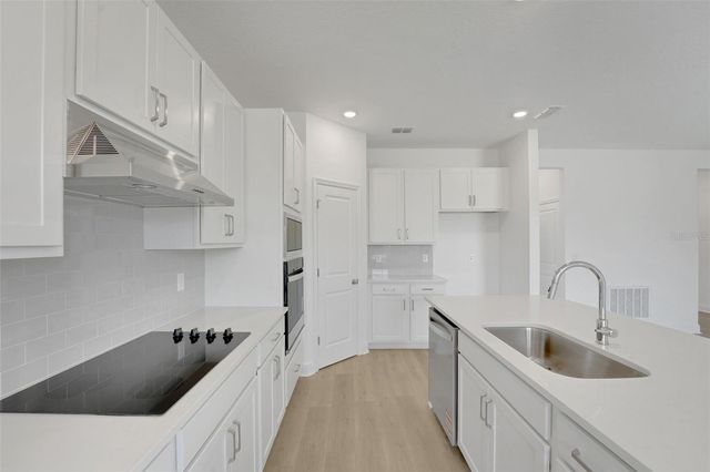 752 SUNSHOWER DRIVE, Lady Lake, FL 32159