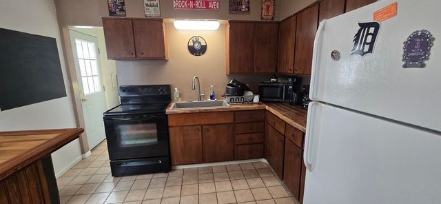 1910 34th Street, Bay City, MI 48708