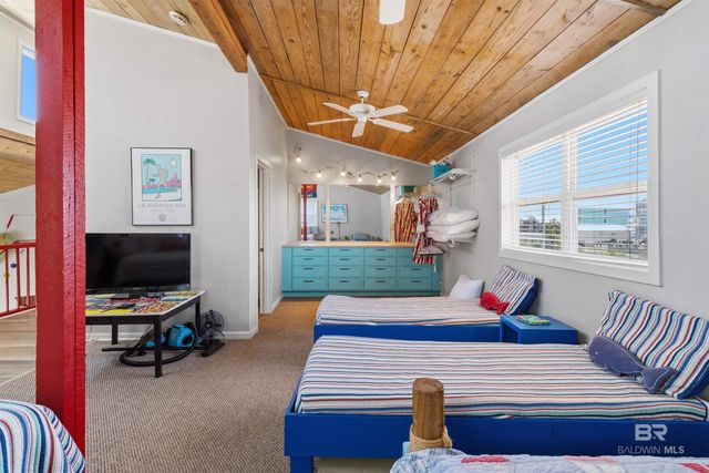 1425 W Lagoon Avenue, Gulf Shores, AL 36542