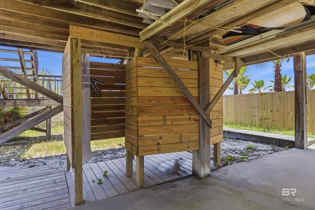 1425 W Lagoon Avenue, Gulf Shores, AL 36542