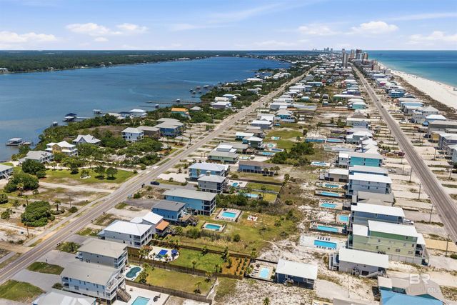 1425 W Lagoon Avenue, Gulf Shores, AL 36542