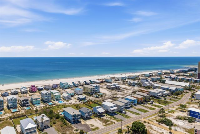 1425 W Lagoon Avenue, Gulf Shores, AL 36542