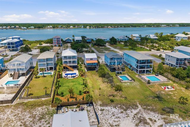 1425 W Lagoon Avenue, Gulf Shores, AL 36542
