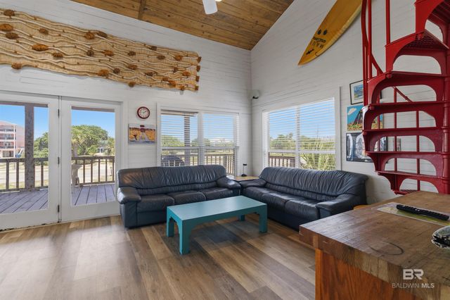 1425 W Lagoon Avenue, Gulf Shores, AL 36542