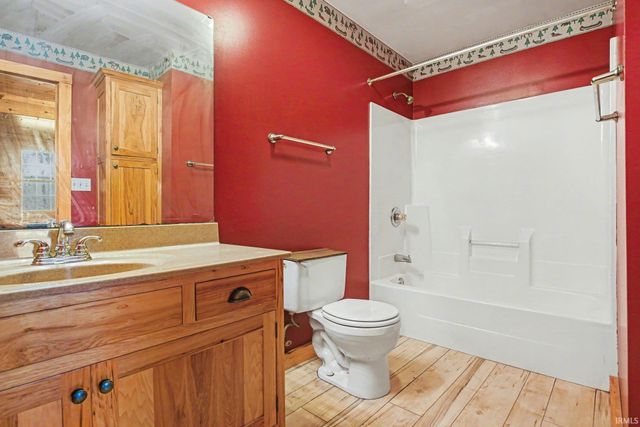 13288 Vistula Drive, Bristol, IN 46507