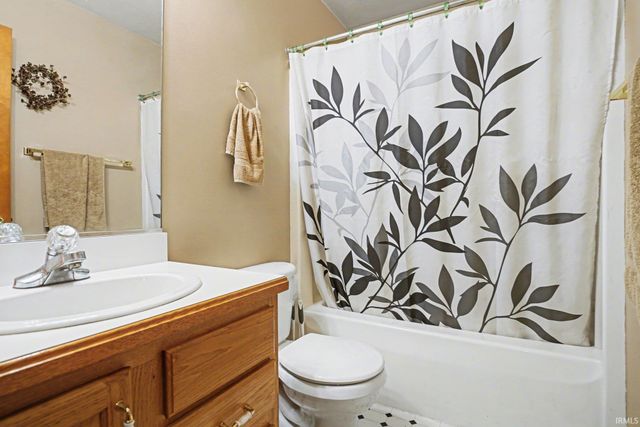 13288 Vistula Drive, Bristol, IN 46507