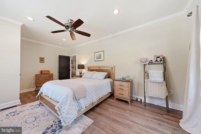 21 MAIN ST, Walkersville, MD 21793