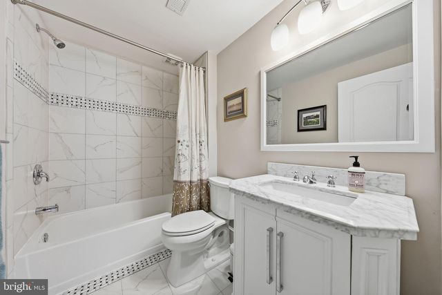 21 MAIN ST, Walkersville, MD 21793