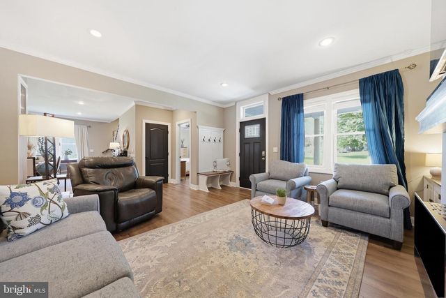 21 MAIN ST, Walkersville, MD 21793
