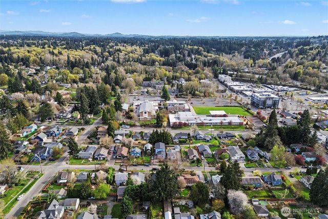 1209 9th Avenue SE, Olympia, WA 98501