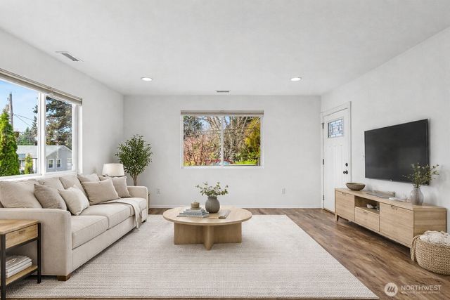 1209 9th Avenue SE, Olympia, WA 98501