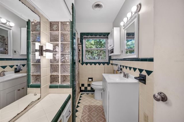 219 S SATURN AVENUE, Clearwater, FL 33755