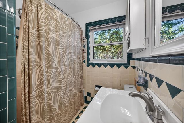 219 S SATURN AVENUE, Clearwater, FL 33755