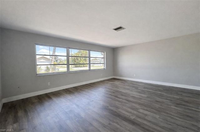 228 SE 43rd TER, Cape Coral, FL 33904