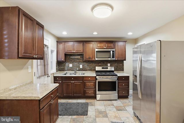 738 YALE AVE, Baltimore, MD 21229