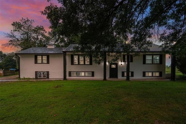 28414 S State Route Dd Highway, Harrisonville, MO 64701