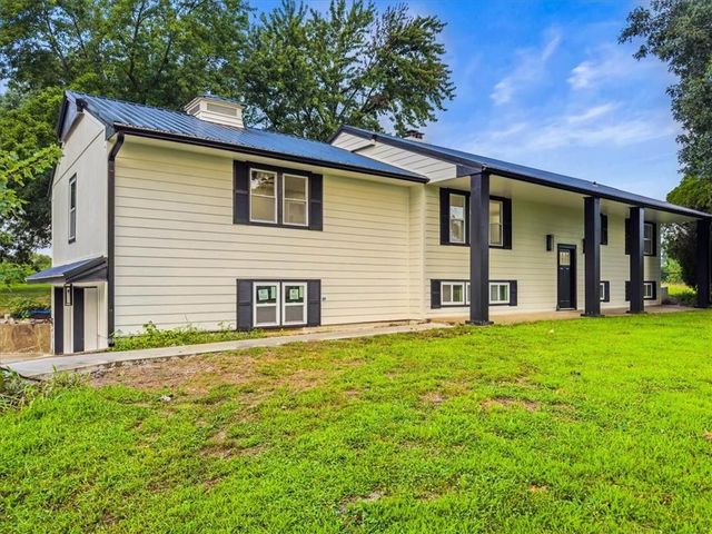 28414 S State Route Dd Highway, Harrisonville, MO 64701