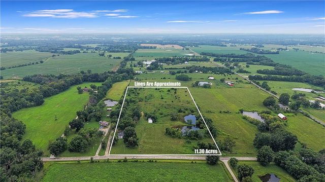 28414 S State Route Dd Highway, Harrisonville, MO 64701