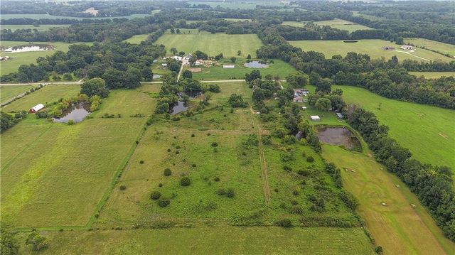 28414 S State Route Dd Highway, Harrisonville, MO 64701