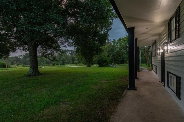 28414 S State Route Dd Highway, Harrisonville, MO 64701