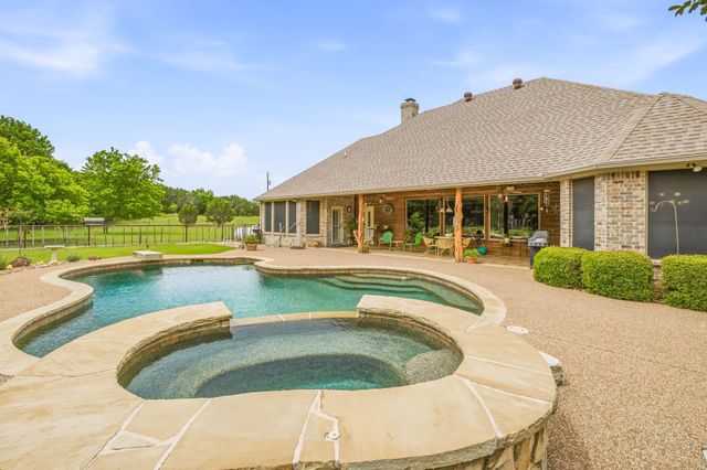 1384 Rock Creek Drive, Glen Rose, TX 76043
