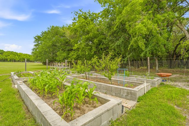 1384 Rock Creek Drive, Glen Rose, TX 76043