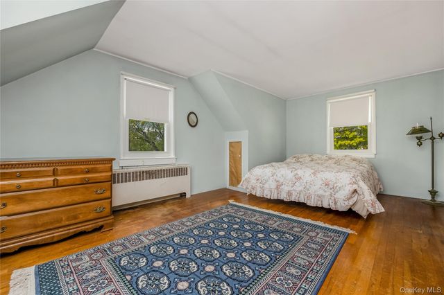 142 Elkton Lane, North Babylon, NY 11703