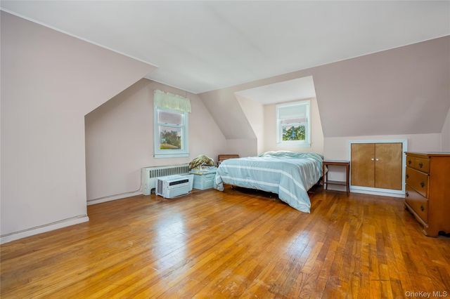 142 Elkton Lane, North Babylon, NY 11703