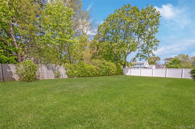142 Elkton Lane, North Babylon, NY 11703
