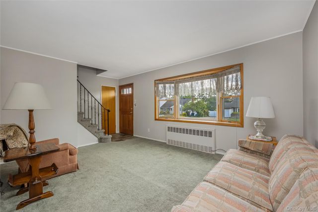 142 Elkton Lane, North Babylon, NY 11703