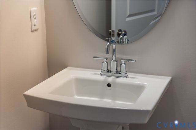 000 Little Henry Ln, Henrico, VA 23059