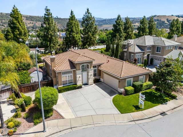 18580 Serra Avenida, Morgan Hill, CA 95037