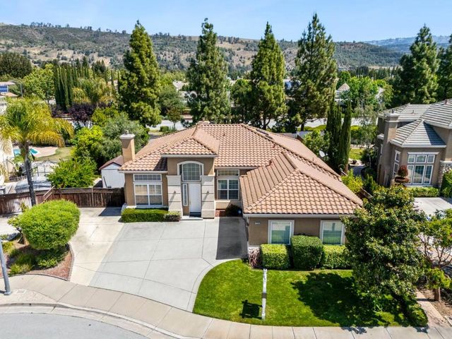 18580 Serra Avenida, Morgan Hill, CA 95037