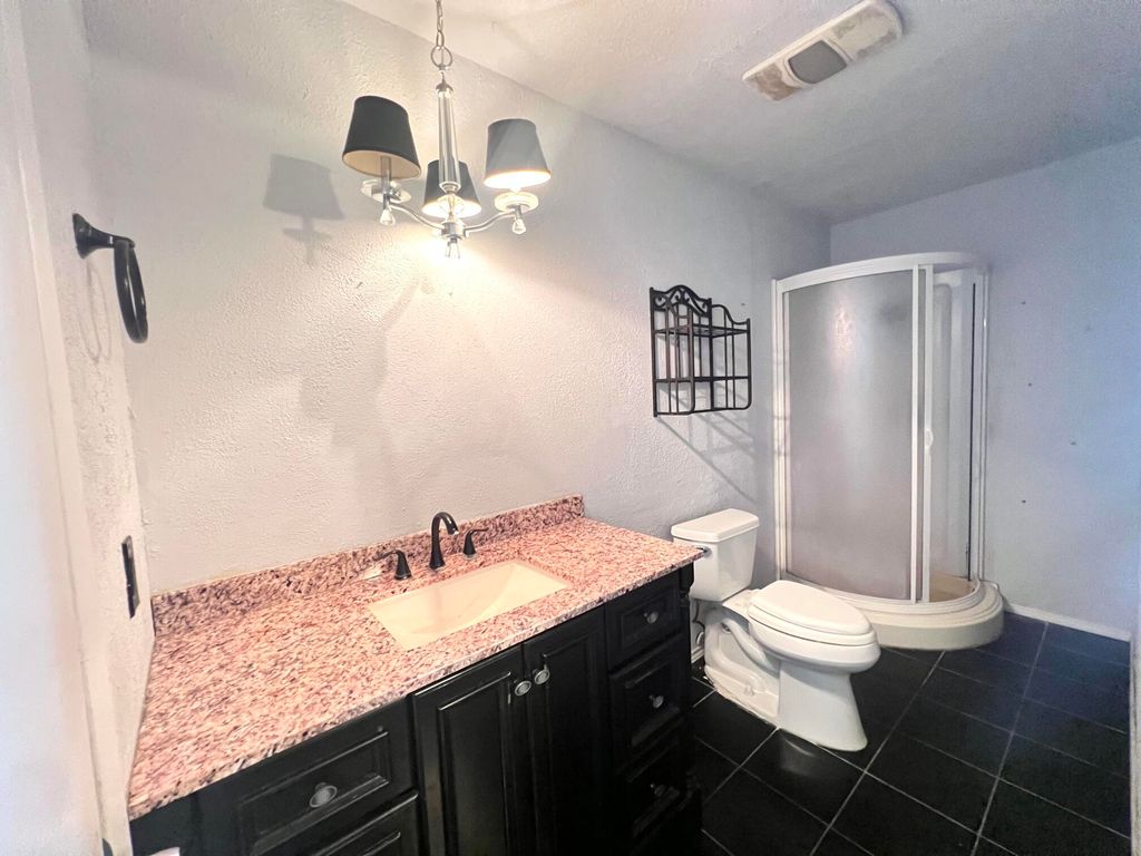 Image 12 of property listing at 813 Stonewall Drive, San Angelo, TX 76905