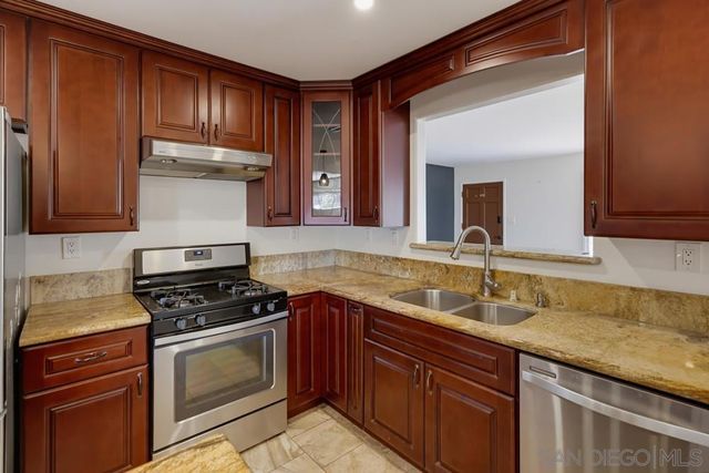 4044 Vista Grande Dr., San Diego, CA 92115