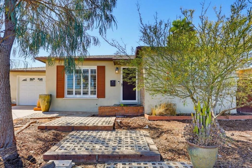 4044 Vista Grande Dr., San Diego, CA 92115