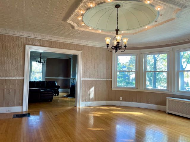 37 Mill St 1, Boston, MA 02122