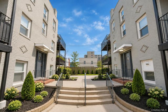 242 E Broadway 1, Long Beach, NY 11561