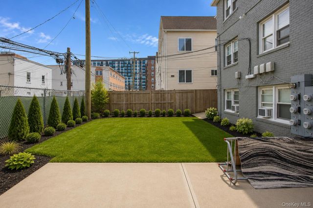 242 E Broadway 1, Long Beach, NY 11561