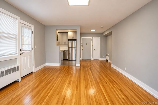 242 E Broadway 1, Long Beach, NY 11561