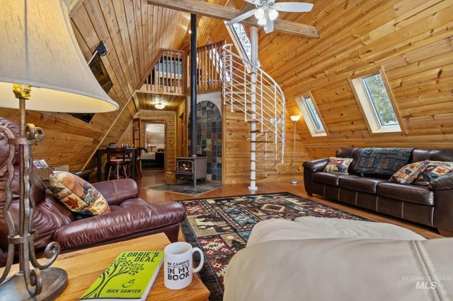 60 Wilderness Ranch Rd, Boise, ID 83716