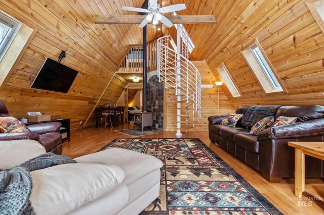 60 Wilderness Ranch Rd, Boise, ID 83716