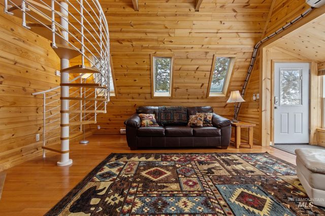 60 Wilderness Ranch Rd, Boise, ID 83716